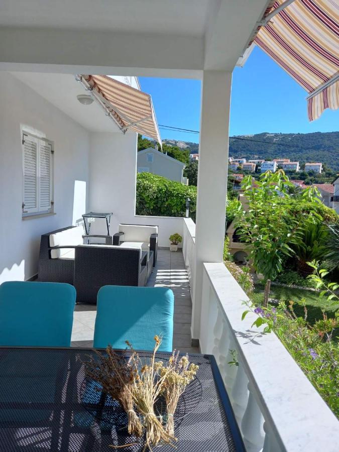 Apartman Katica Banjol Eksteriør bilde