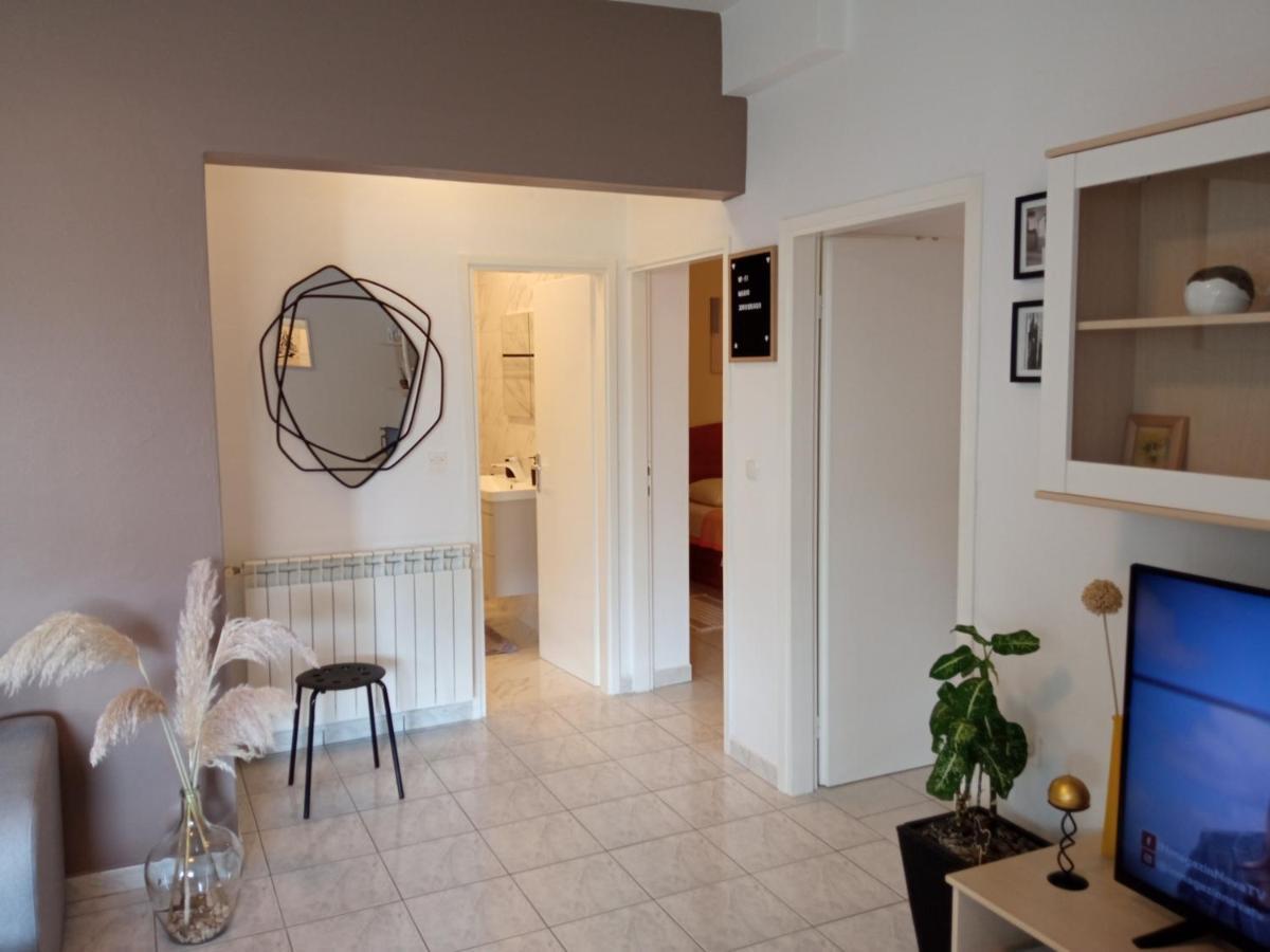 Apartman Katica Banjol Eksteriør bilde