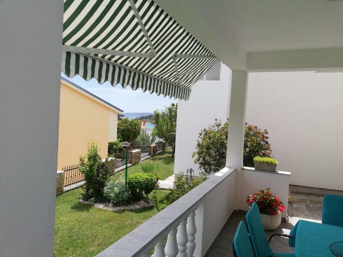 Apartman Katica Banjol Eksteriør bilde